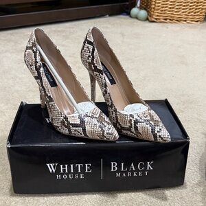 White House Black Market Snakeskin Pattern Heels Size 7.5M